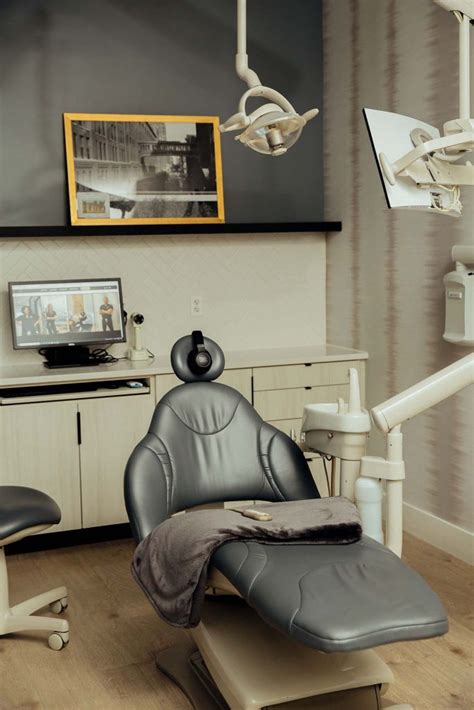 Premium Dental Suite in Iconic Buildout - Image 4